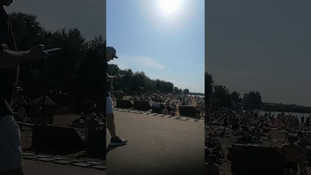 На самом пляже