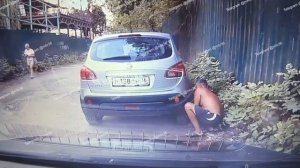 Взрослый мужик на пляже Чертовицы спустил колеса у машины. Но всё видео регистратор. 🤫