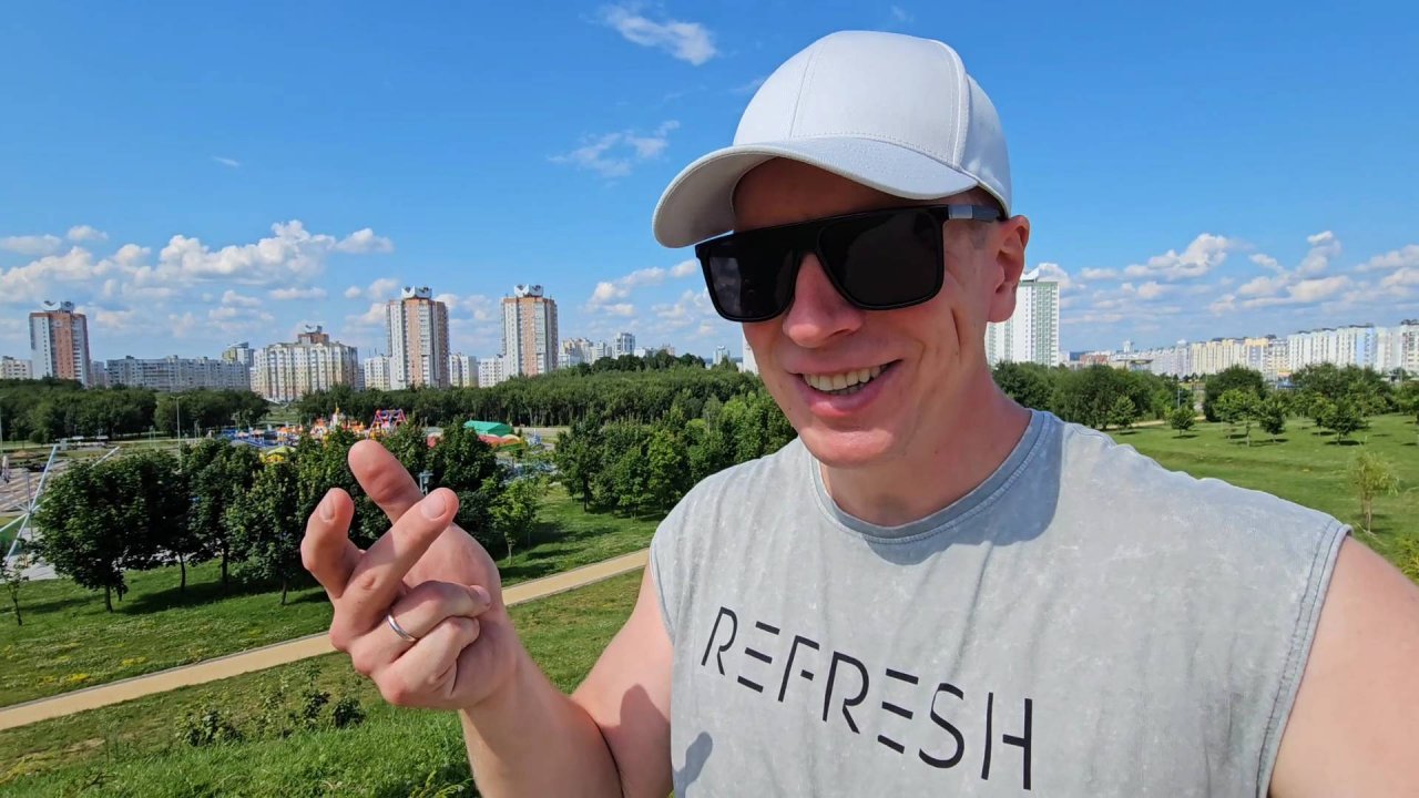 Это случилось! Ветеран ВСУ вернула награды Зеленскому. Пример дружбы России и Беларуси.