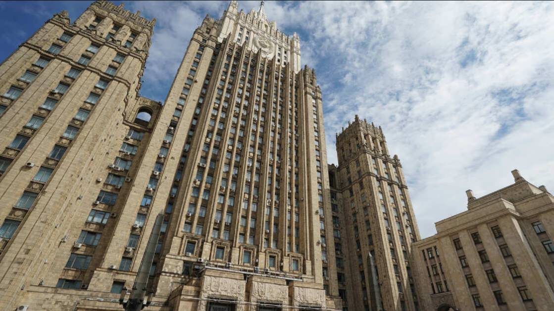МИД РФ назвал грязной политизированной кампанией статью Axios о Путине и Иране