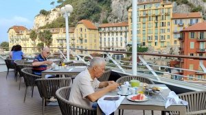 завтрак на палубе