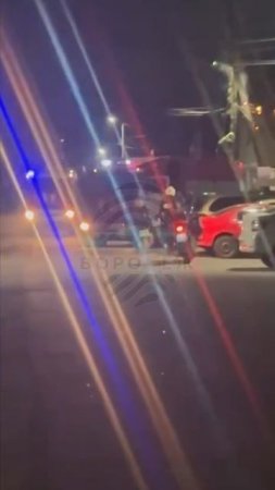 В Нахимовском переулке ночью загорелся... Столб. Да, и такое бывает.