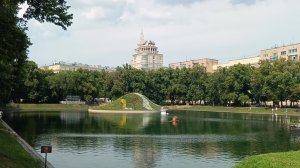 Прогулки по Москве. Патриаршие пруды. Дом с чайками. По Малой Броной