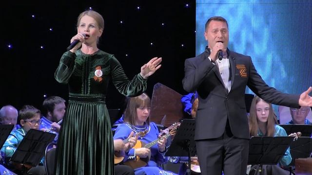 И.Лученок. Майский вальс. Вячеслав Музыченко, Влада Верхотурова. Свод.орк.Севастополя. 29.04.2025.