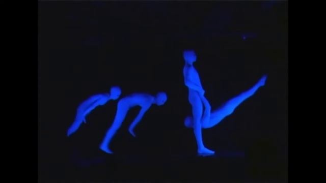 Половинки - люминесцентное пластическое шоу
