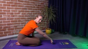 КАК СТОЯТЬ НА ГОЛОВЕ?  ШИРШАСАНА стойка на голове за 3 минуты@MinakshiGiri1008