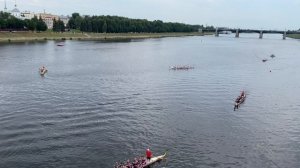 Заплыв спортсменов на лодках в Твери на день города 2025