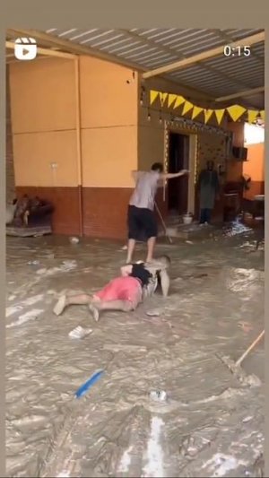 Среди друзей всегда найдётся один паразит
