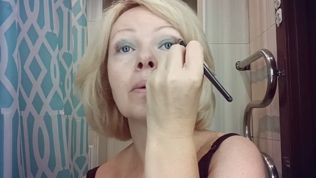 Зелёный 💚 макияж👱♀️что выбрать🤔два разных места работы🤦♀️боюсь наступить на те же грабли 🤷♀️