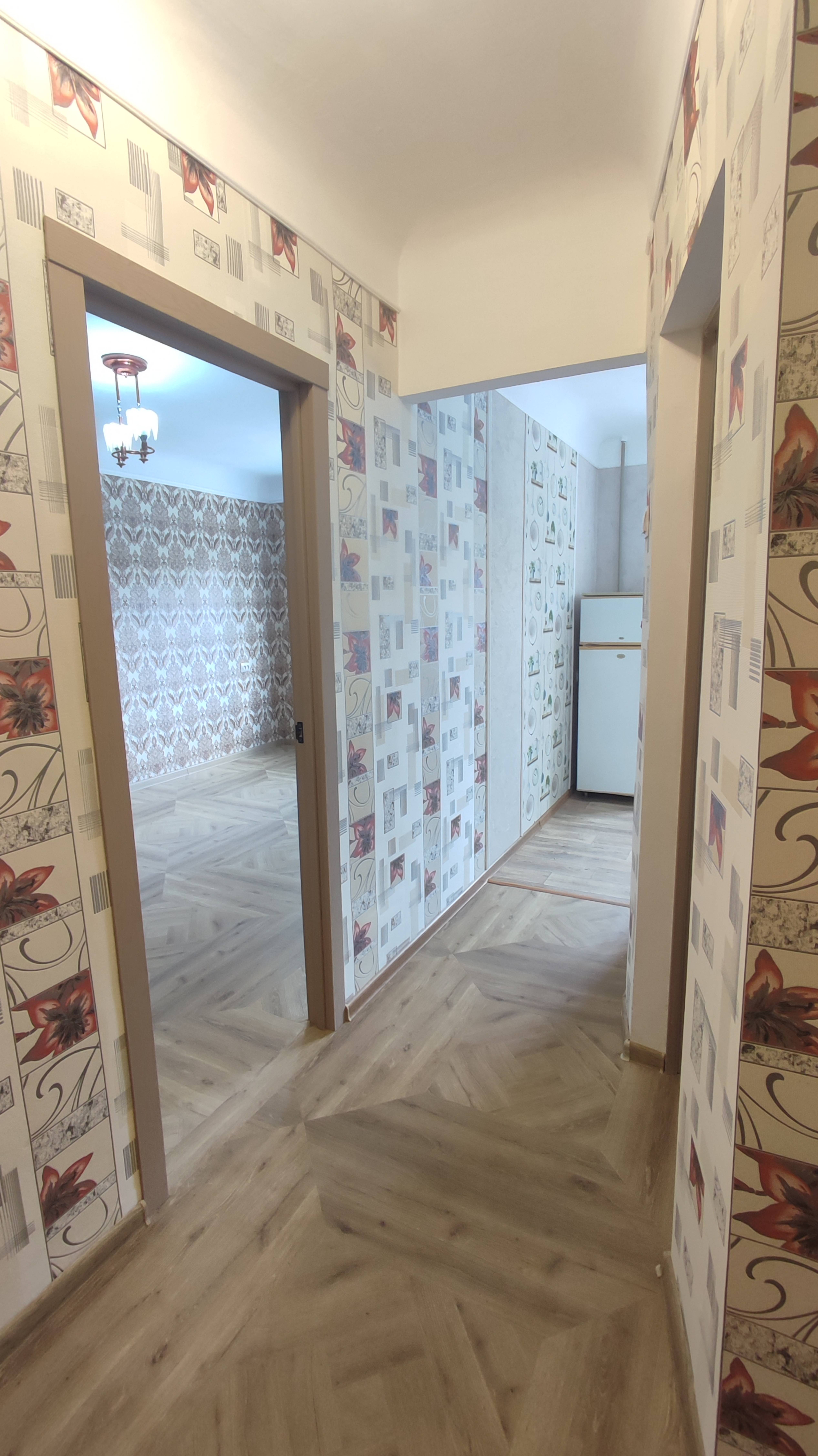 Продается двухкомнатная квартира в центре Ясиноватой на Орджоникидзе