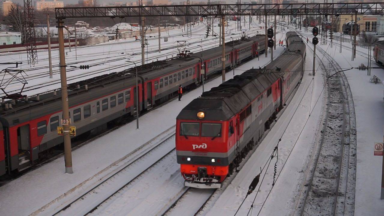 Тепловоз ТЭП70БС-258 с поездом "Восток".