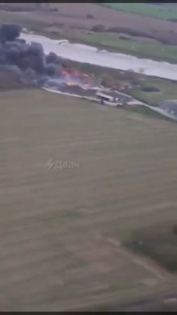 Самолёт Урал после взлета в аэропорту Саутенд города Саутенд-он-Си в Великобритании.
