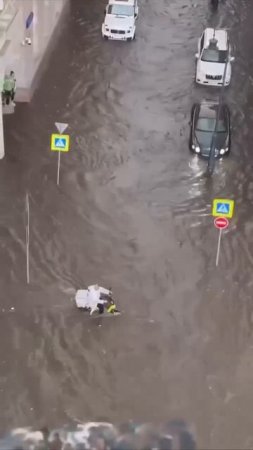 На Москву после аномальной жары пришёл ливень.