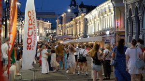 Гастро Рождественская в субботу вечером. Нижний Новгород. Июль 2025