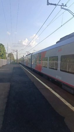 ЭС2Г 239 прибывает на ст. Гатчина Варшавская
