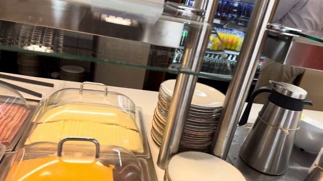 Sala VIP Puerta De Alcala in Madrid Barajas Airport (MAD) Lounge. смотреть онлайн