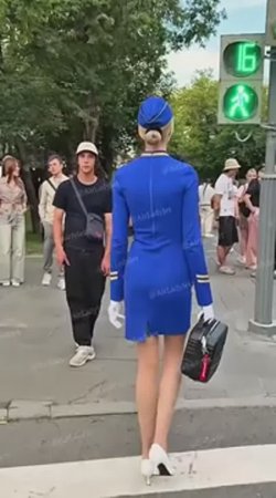 Вся стройная, как ТУ, та стюардесса мисс Одесса,
Похожая на весь гражданский флот.❤️