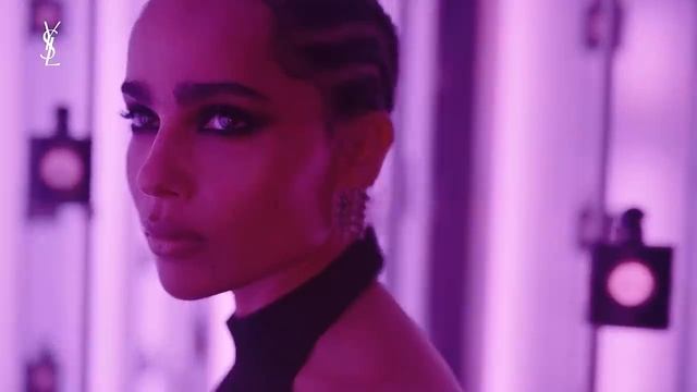 Аромат YSL Black Opium наполняет энергией и очаровывает. смотреть онлайн