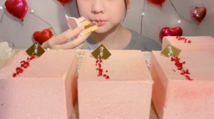 Ягодный торт с кремом из масла