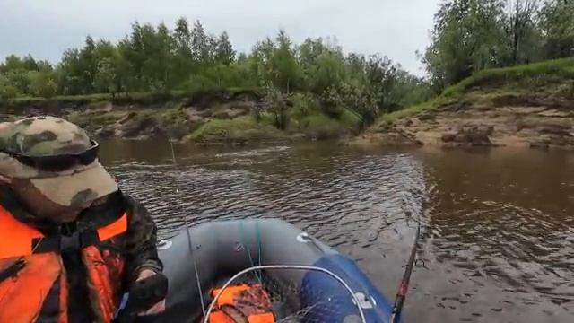 НА РЫБАЛКУ НА НОВОЙ ЛОДКЕ ОТКРЫЛИСЬ ПО СПИННИНГУ ПО БОЛЬШОЙ ВОДЕ ЛОДКА МАРК 370