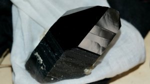 Морион_ большой «дикий» кристалл