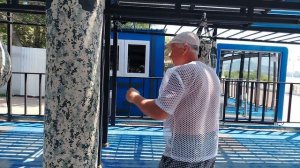 Мой супруг отбивает себе кулаки