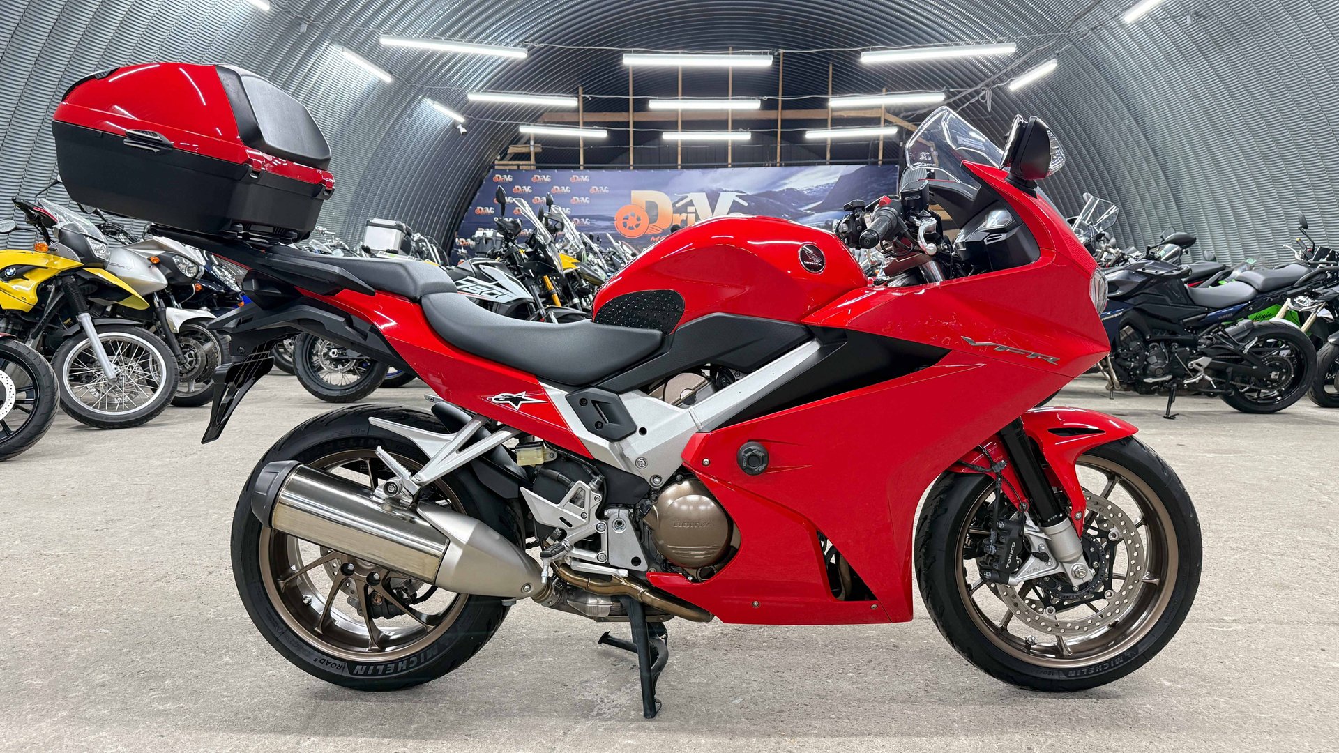 Обзор Honda VFR 800 |В НАЛИЧИИ| смотреть онлайн