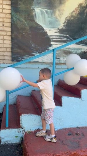 Володя 3.11 возле детского сада в День Любви, Семьи и Верности
