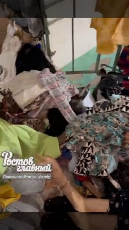 90-няя бабка завалила свою квартиру в многоэтажке по улице 1-баррикадная, 48 хламом.