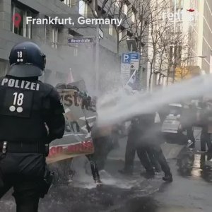 German police repressed left-wing and anti-fascist protesters in Frankfurt staging a counter-protest