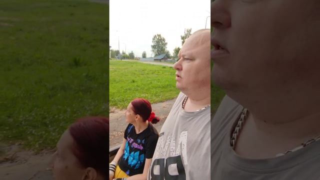 Пошли в магазин и прогулять Катю. сегодня у нас хорошо, прохлада