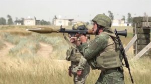 Желающих поступить на военную службу по контракту все больше и больше
