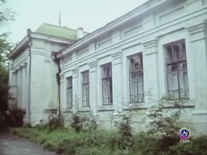 1989 год. Тюмень. На территории третьей городской больницы.