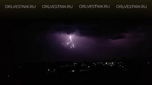 «Парад молний» в небе над Орлом попал на фото