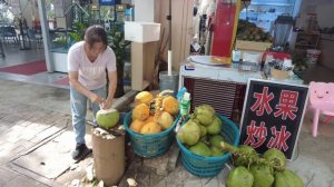 Кокосика хочешь или нет? Хайнань, Санья.