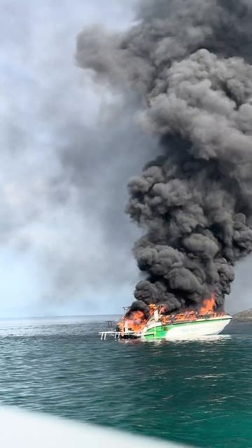 На юге Тайланда взорвался катер с туристами из России и Казахстана. смотреть онлайн