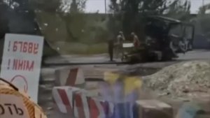 Стела около Красноармейска, возле которой любили фотографироваться хохлы и где отметился и сам зе...