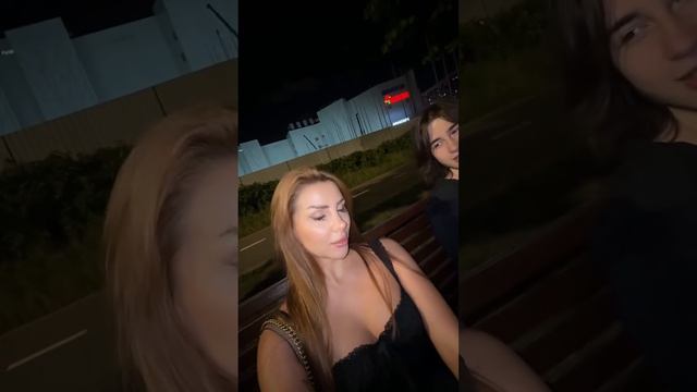 Разговор зашел в...