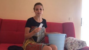 Постирала вещи с туалетной бумагой. Что делать?