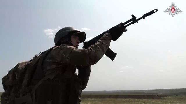 Штурмовики Ивановского соединенияВДВ группировки войск«Южная»обучаются противодействовать атакам FPV