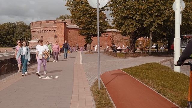 Прогулка возле Верхнего Озера, Музея Янтаря и университет Кант