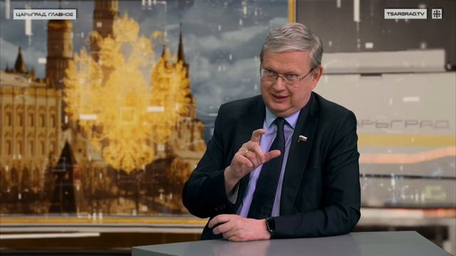Пока народ России на всём экономит, «народ ЦУМа» жирует