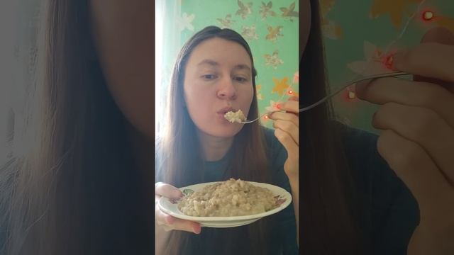 Наготовила, мама ушла арбайтен #мамаидочь#завтрак#еда