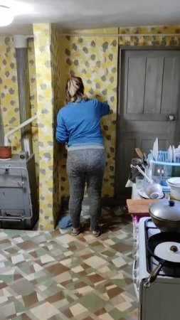 Это пытка?Мы без воды уже 2й день, питьевая тоже заканчивается...