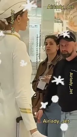 Вся стройная, как ТУ, та стюардесса мисс Одесса,
Похожая на весь гражданский флот.