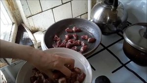 Как приготовить куриные сердечки на сковороде