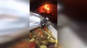 Готовим на открытом огне - запеченная лопатка с овощами в печи