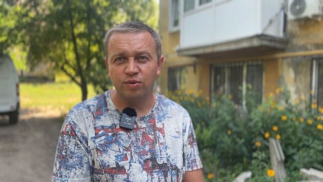 Югорские специалисты отремонтировали крышу жилого дома в Макеевке