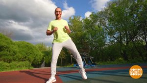 Зарядка для спины: тянемся-потянемся! Доброе утро. Фрагмент выпуска от 14.07.2025