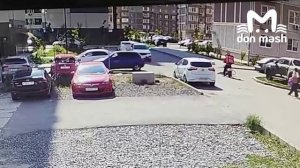 Водитель сбил ребёнка возле многоэтажки в Советском районе.